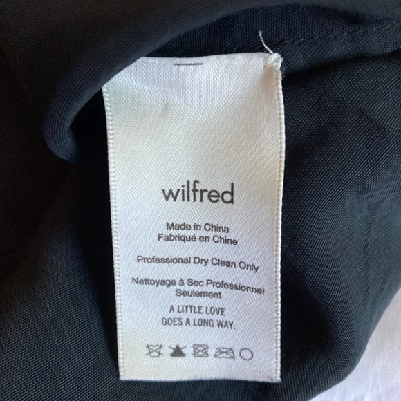 Wilfred Black V Neck Pin-tuck Button Down Blouse - Picture 12 of 13